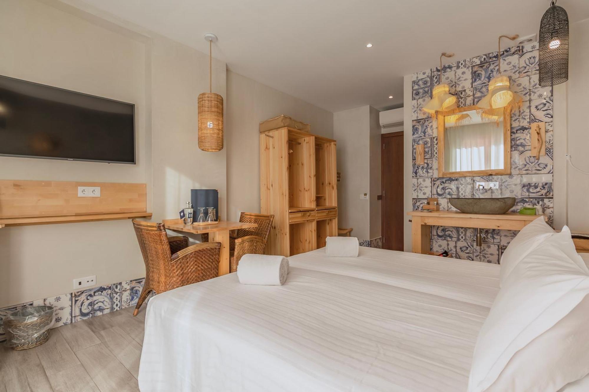Standard Double or Twin Room Guesthouse
